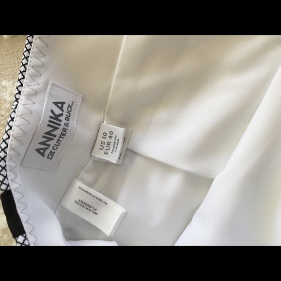 Annika golf skort in black and white. 10 - Picture 6 of 7